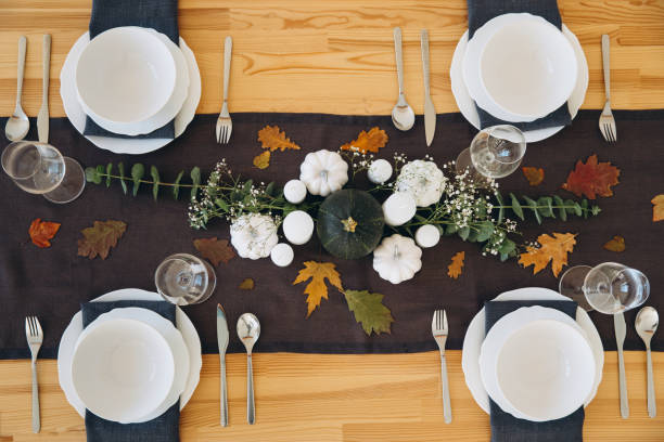 12 Thanksgiving Tablescape Ideas to Wow Your Guests