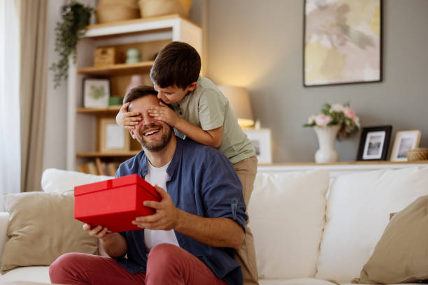 Tech Gifts for Dad 2025: Smart, Practical & Fun Picks He’ll Actually Use